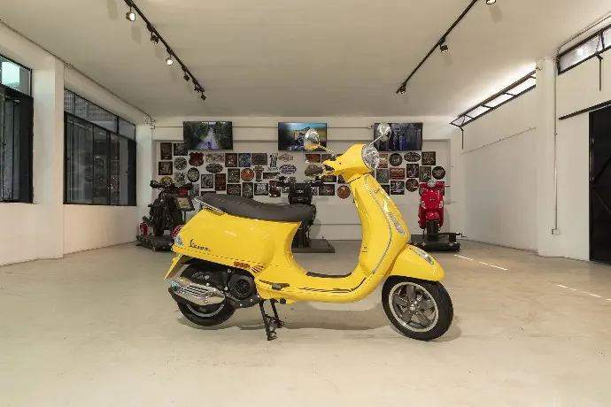 Vespa VXL 150cc Amarilla