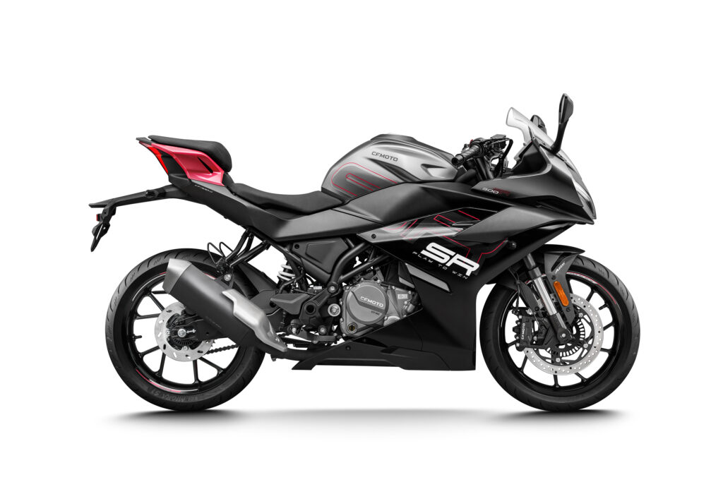 MOTOCICLETA 300SR NEGRA CFMOTO