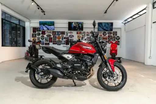[HL4PMVBA3PZ002229] 2024 Moto Morini SEIEMMEZZO STR ROJO 